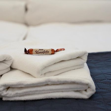 Bella Mia - Entire Apartment Near Liszt Ferenc Ter Будапеща Екстериор снимка