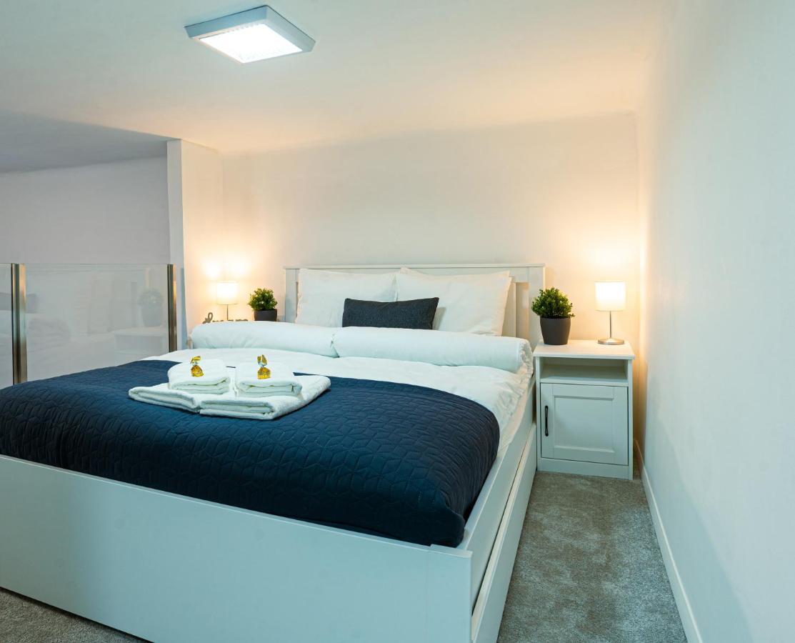 Bella Mia - Entire Apartment Near Liszt Ferenc Ter Будапеща Екстериор снимка