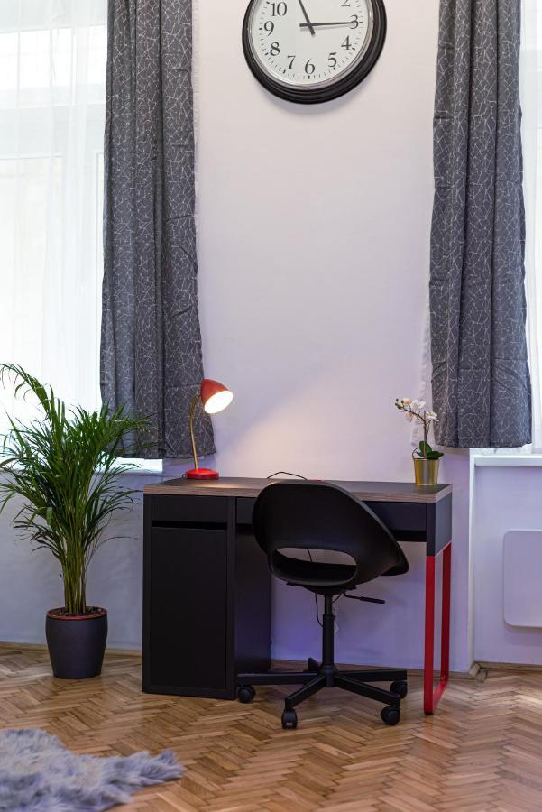 Bella Mia - Entire Apartment Near Liszt Ferenc Ter Будапеща Екстериор снимка
