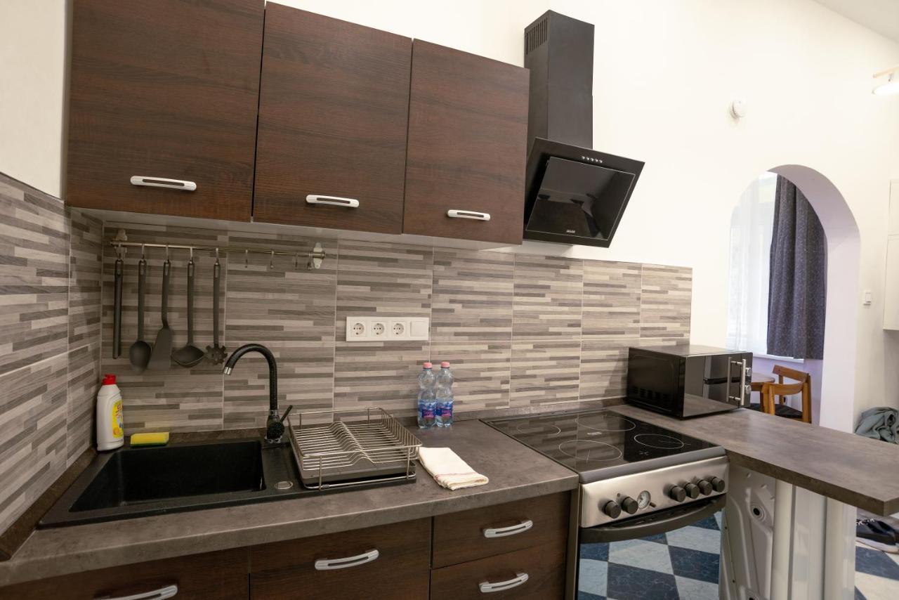Bella Mia - Entire Apartment Near Liszt Ferenc Ter Будапеща Екстериор снимка