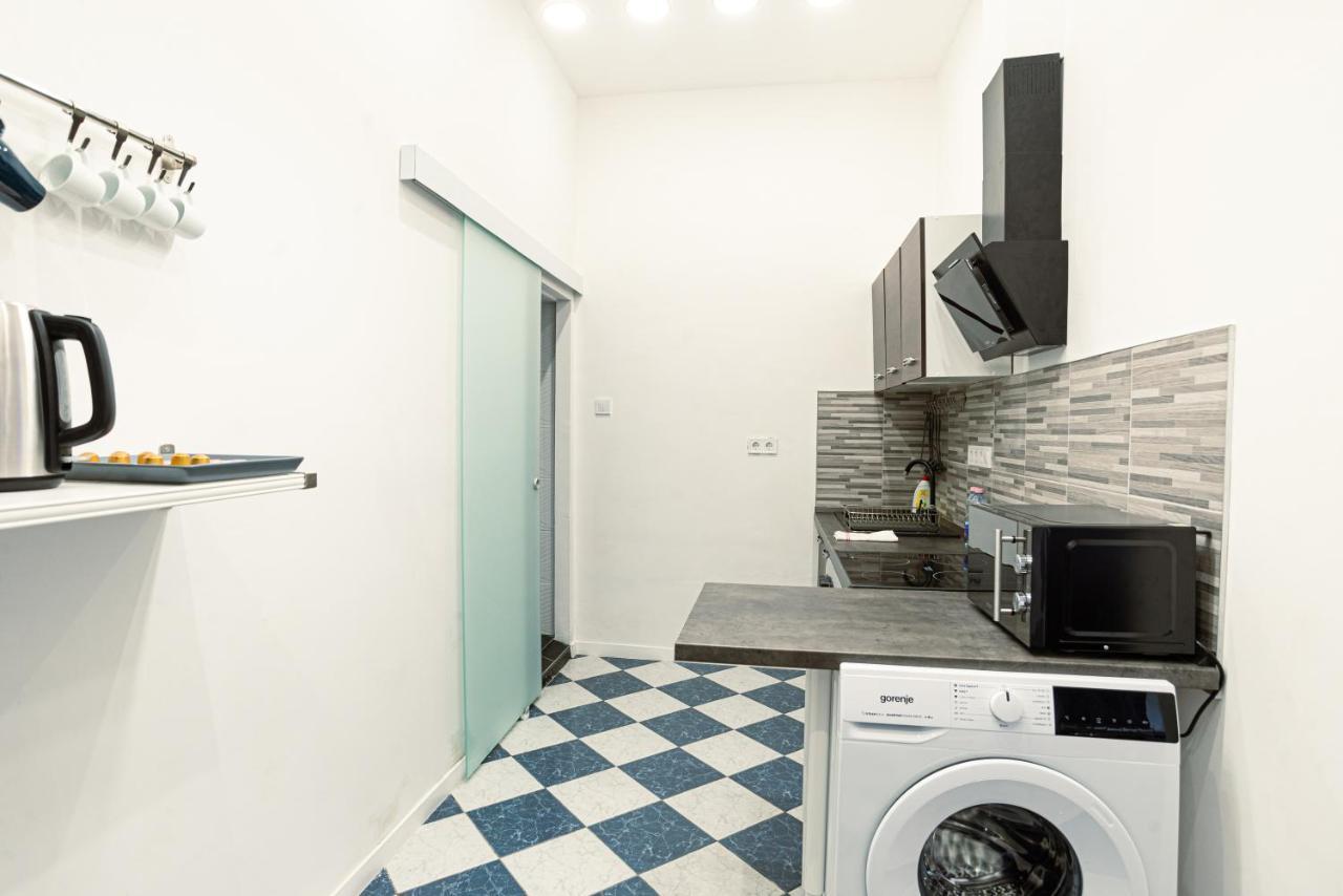 Bella Mia - Entire Apartment Near Liszt Ferenc Ter Будапеща Екстериор снимка